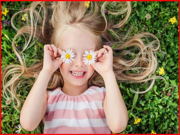 Thấy bé gái lại mang đến dự báo trước gì 2