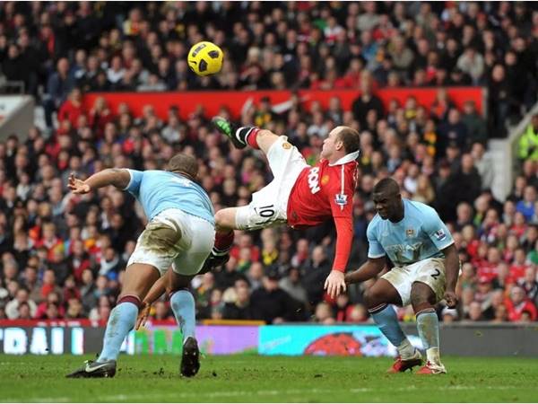 Những ưu điểm và nhược điểm của kỹ thuật Bicycle Kick